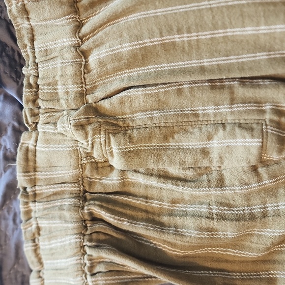 SO hi-rise tapered pants size medium - Picture 5 of 5